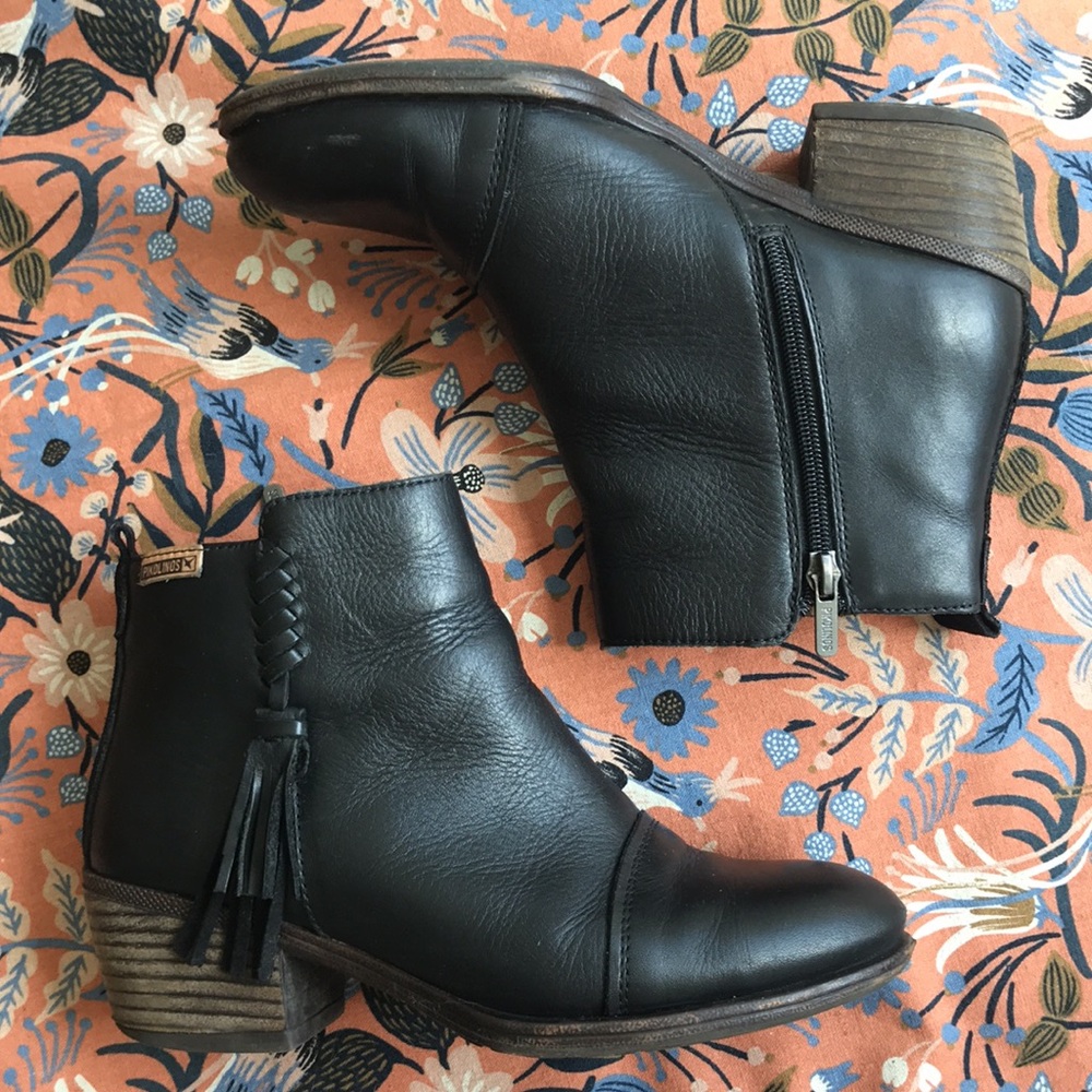 Pikolinos Black Booties 37